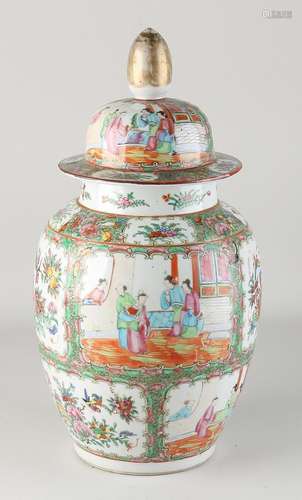 Chinese/Cantonese vase with lid, H 46 cm.