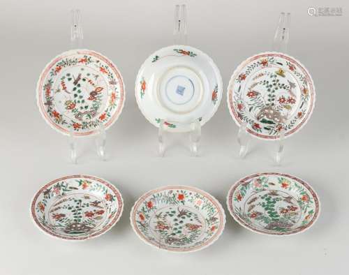 Six 18th century Chinese dishes Ø 11.5 cm.