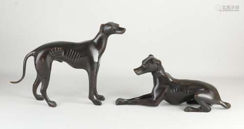 Two bronze statues, Hunting dogs