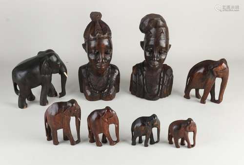 Lot of wooden statues (8x)