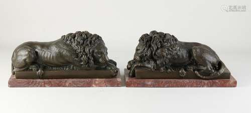 Bronze statue, Reclining lions