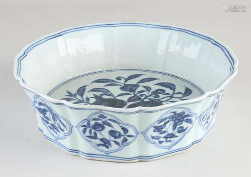 Chinese bowl Ø 25.5 cm.