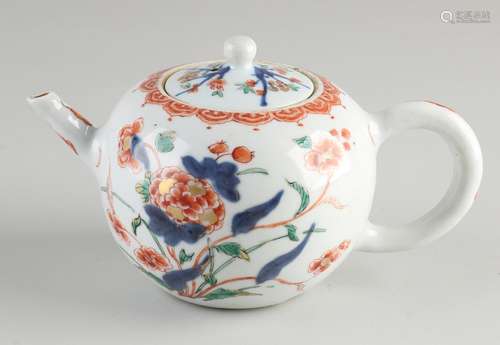 18th century Chinese teapot Ø 10 cm.