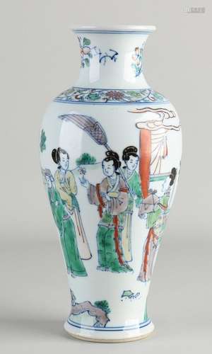 Chinese Wucai vase, H 22 cm.