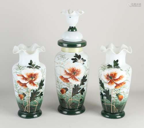 3-Piece opaline cabinet set