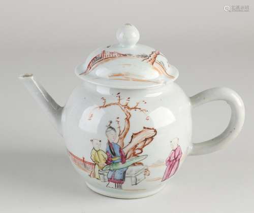 18th Century Family Rose teapot Ø 10 cm.