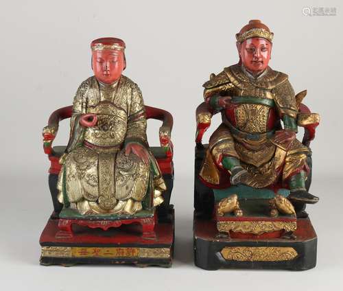 2x Antique Chinese temple figures