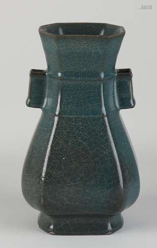 Chinese vase, H 21.5 cm.