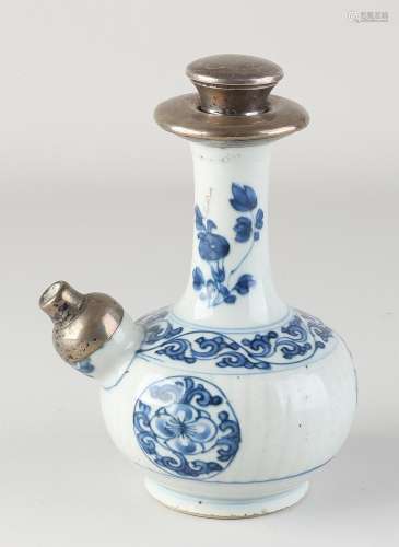 17th - 18th century Chinese ghendi jug, H 17.5 cm.