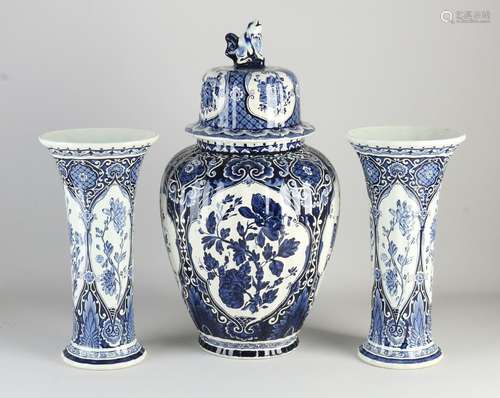 Villeroy and Boch mantel set, 1900