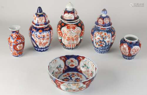Lot of antique Japanese Imari porcelain (6x)