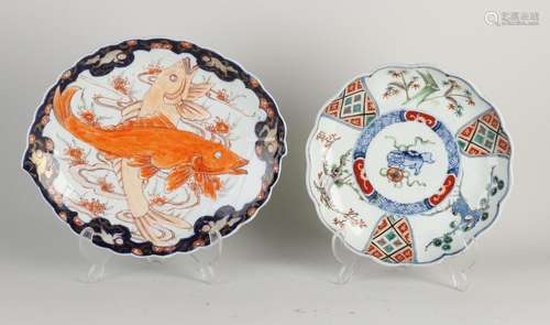 Two parts Japanese Imari porcelain