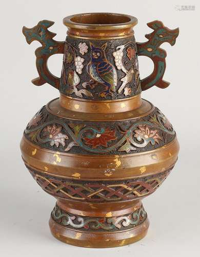 Chinese cloisonne vase, H 25 cm.