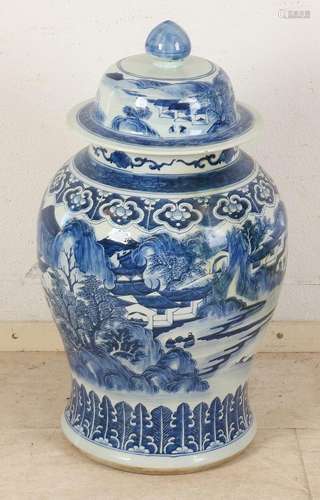 Chinese lidded vase, H 70 cm.