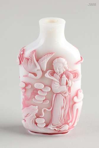 Chinese Peking glass snuff bottle, 7 cm.