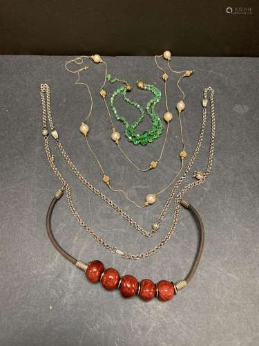 Lot of four necklaces - AS IS