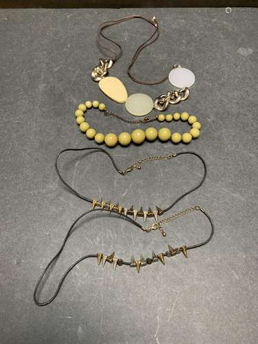 Lot of four necklaces - AS IS