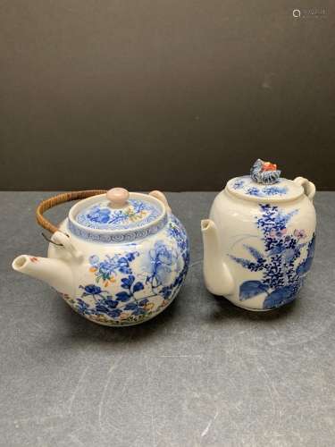 Lot of two Asian porcelain teapots - AS IS