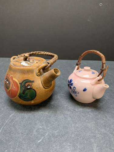 Lot of two Asian porcelain teapots - AS IS