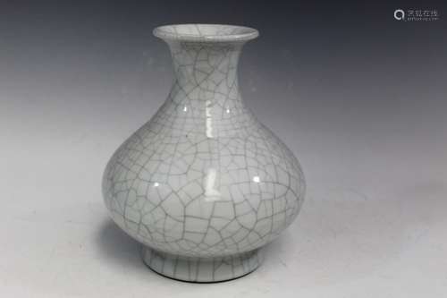 Chinese Ge Ware Porcelain Vase