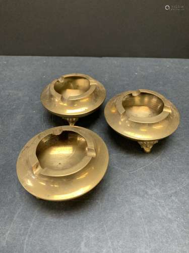 Lot of three vintage brass ashtrays - AS IS