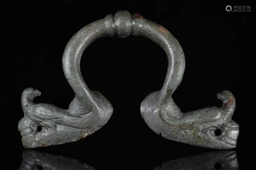 A ROMAN BRONZE FURNITURE HANDLE