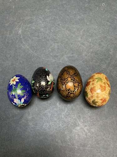 Lot of four vintage Chinese eggs- lacquer and cloisonne - AS...