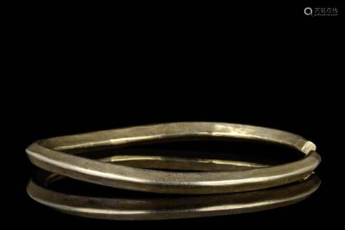 EUROPEAN BRONZE AGE GOLD BRACELET