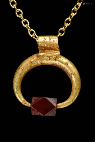 ROMAN GOLD LUNAR PENDANT