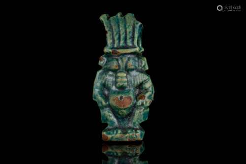 AN ANCIENT EGYPTIAN FAIENCE AMULET