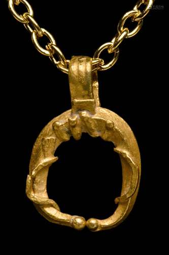 ROMAN GOLD LUNAR PENDANT