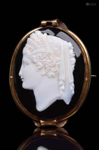 A POST CLASSICAL GOLD PENDANT SHELL CAMEO WITH EMPRESS AS SE...