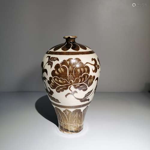 Incised vase meiping