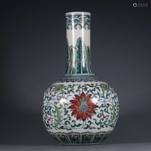 Doucai glaze globular vase