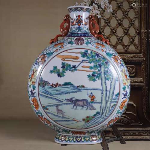 A Doucai glaze moon flask