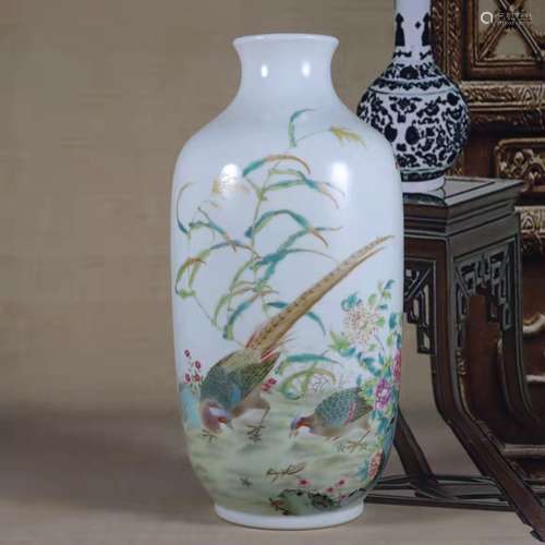 A fencai glaze mallet vase