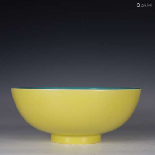 A monochrome glazed bowl