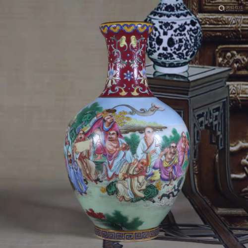 A fencai glaze decorative vase