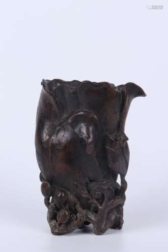 A carved aloes wood cup