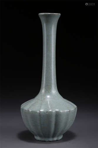 A Long-Neck Porcelain Bottle, Official Kiln.