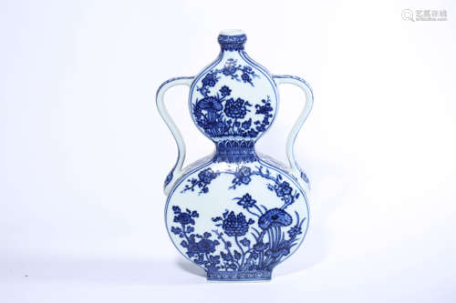 Blue and White Ruyi-eared Gourd Flatten Vase, Qianlong Mark