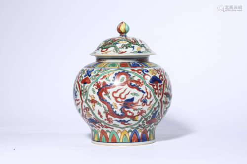 Wucai Dragon Jar and Cover, Wanli Mark