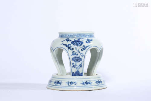 Blue and White Lingzhi Stand