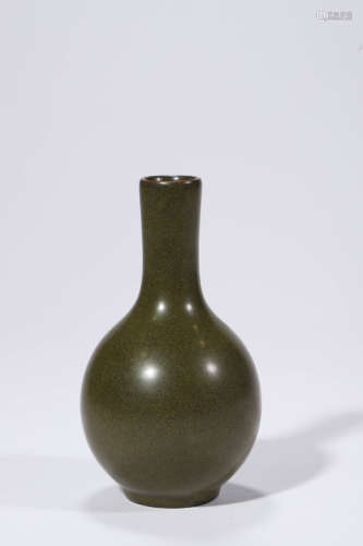 Tea-dust Glaze Bottle Vase, Qianlong Mark