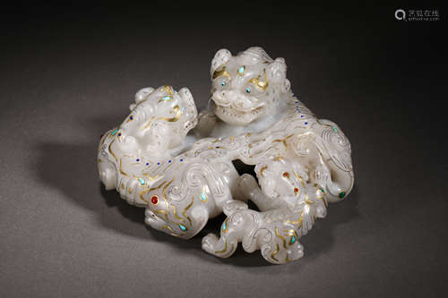 Han Dynasty Hetian jade inlaid with gold and silver beasts