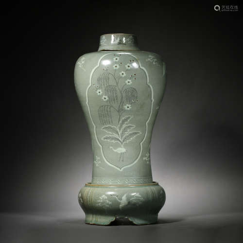 Celadon Flower Plum Bottle