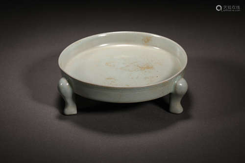 Ru Kiln Three-legged Plate