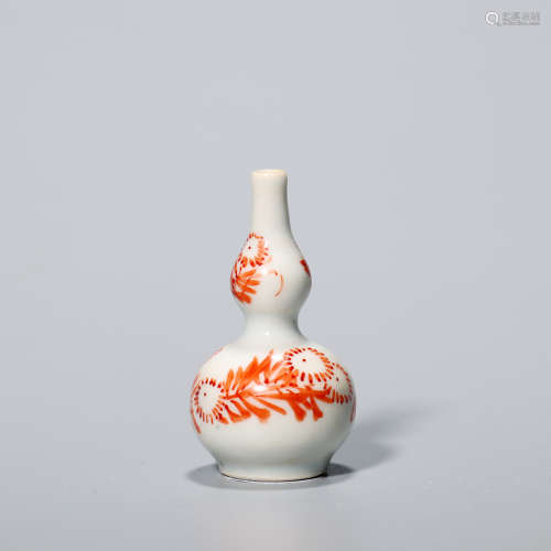 清康熙 矾红花卉小葫芦瓶