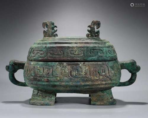 A Chinese Bronze Food Vessel Gui Shang Dyn.