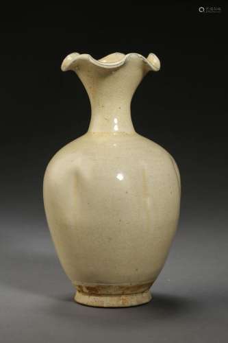 A Chinese Cizhou-type Vase Song Dyn.
